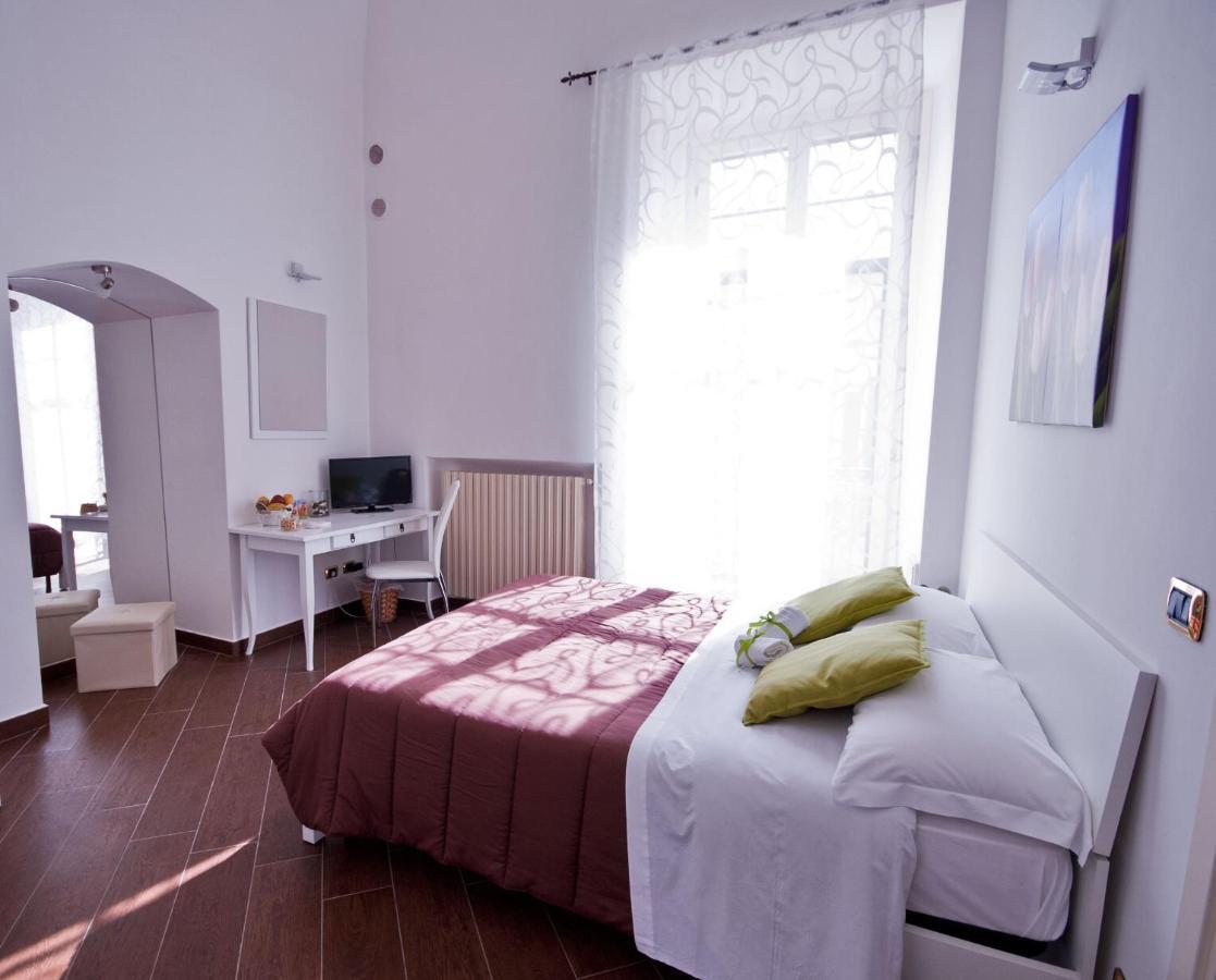 Dimora De Brado Bed and Breakfast Trani Esterno foto