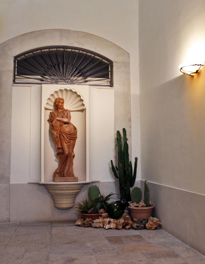 Dimora De Brado Bed and Breakfast Trani Esterno foto