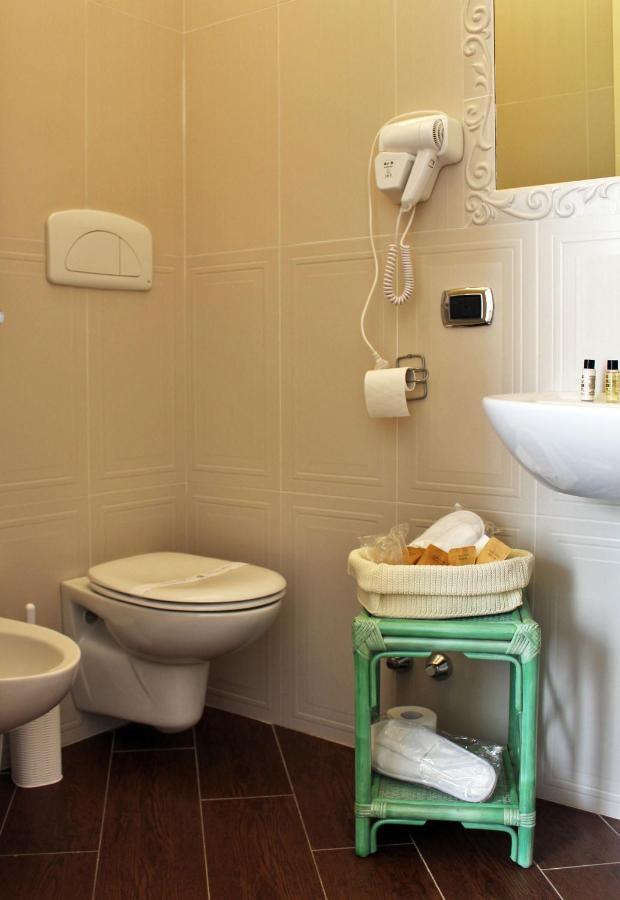 Dimora De Brado Bed and Breakfast Trani Esterno foto