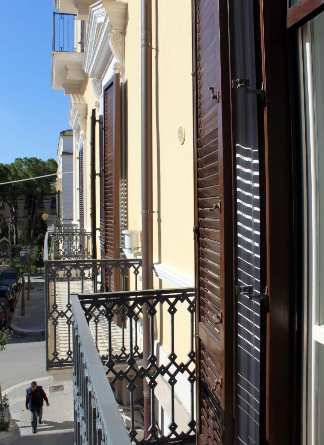 Dimora De Brado Bed and Breakfast Trani Esterno foto