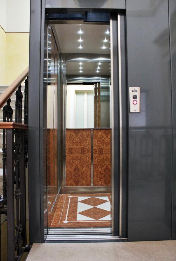 Dimora De Brado Bed and Breakfast Trani Esterno foto