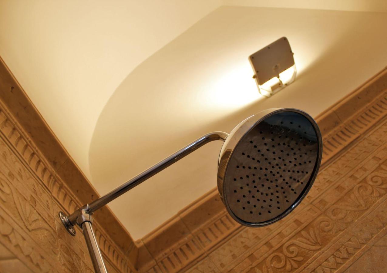 Dimora De Brado Bed and Breakfast Trani Esterno foto