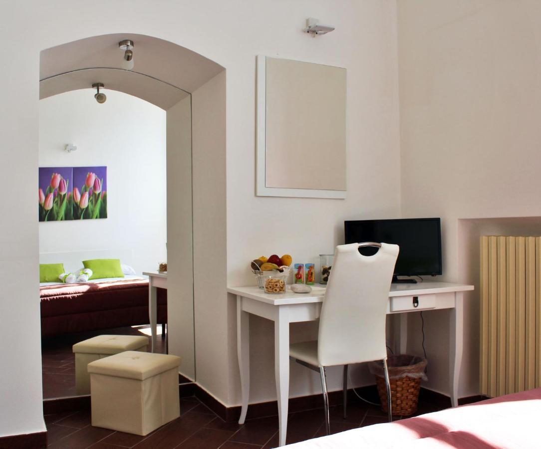 Dimora De Brado Bed and Breakfast Trani Esterno foto