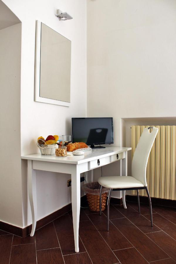 Dimora De Brado Bed and Breakfast Trani Esterno foto