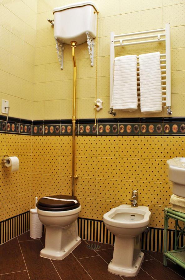 Dimora De Brado Bed and Breakfast Trani Esterno foto