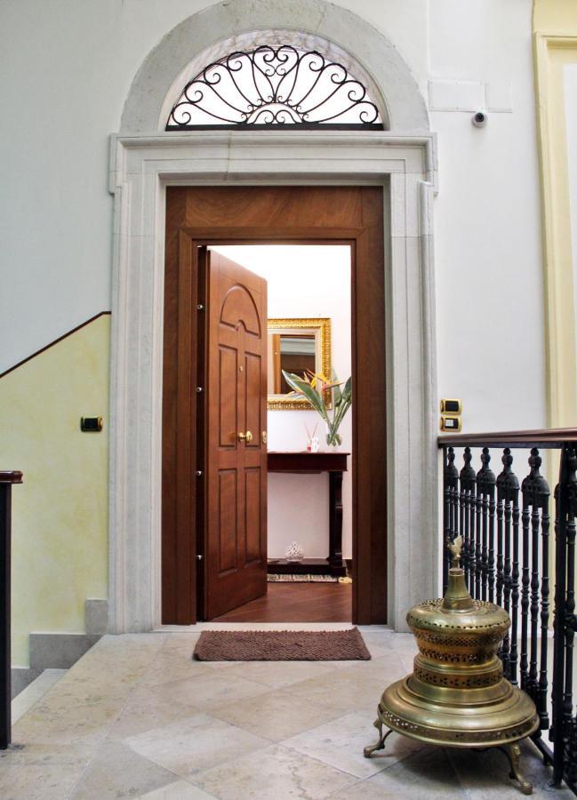 Dimora De Brado Bed and Breakfast Trani Esterno foto