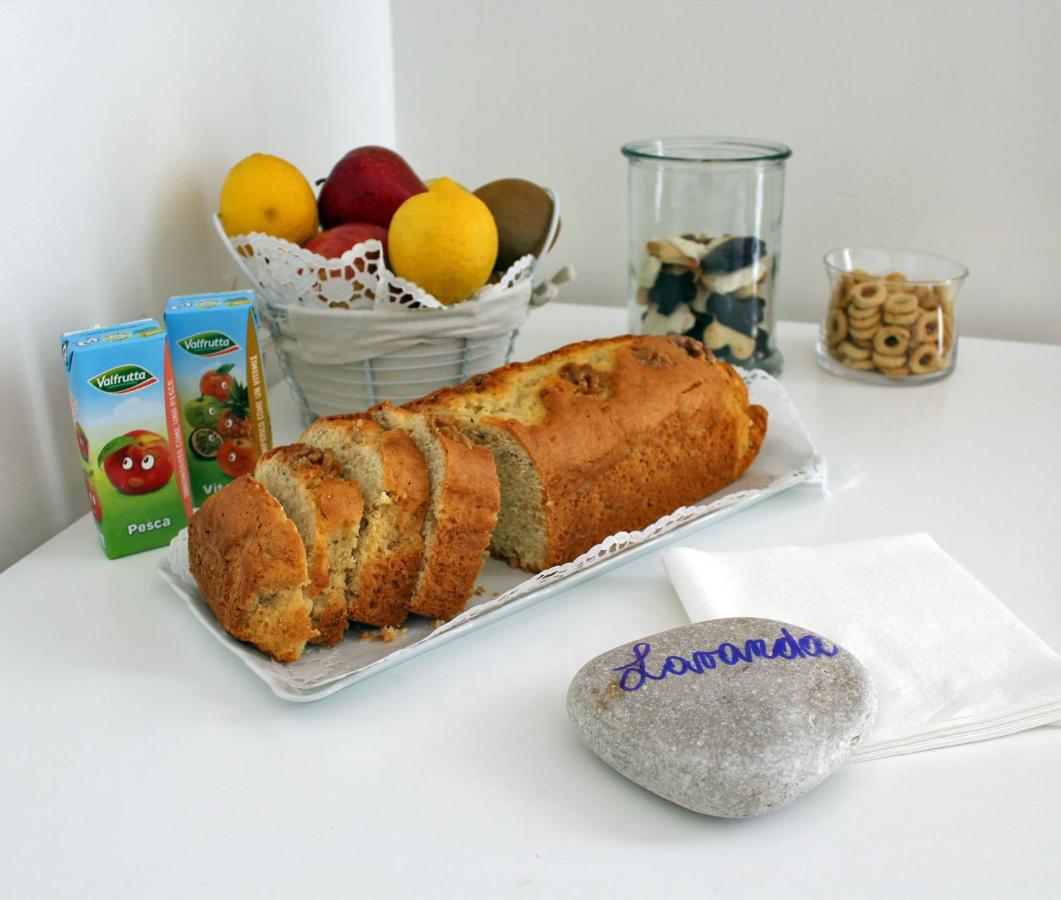 Dimora De Brado Bed and Breakfast Trani Esterno foto